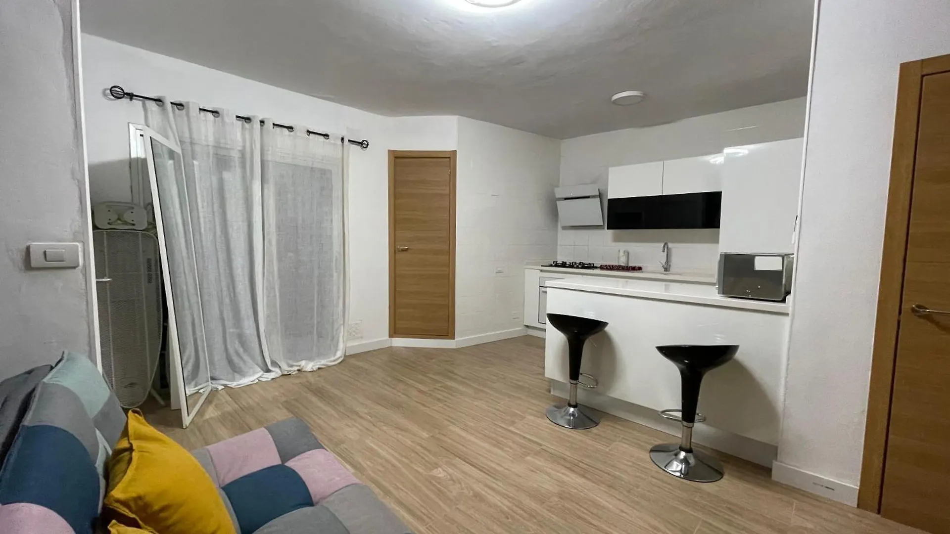 Beach Apartment Los Cristianos 0*, Los Cristianos (Tenerife)